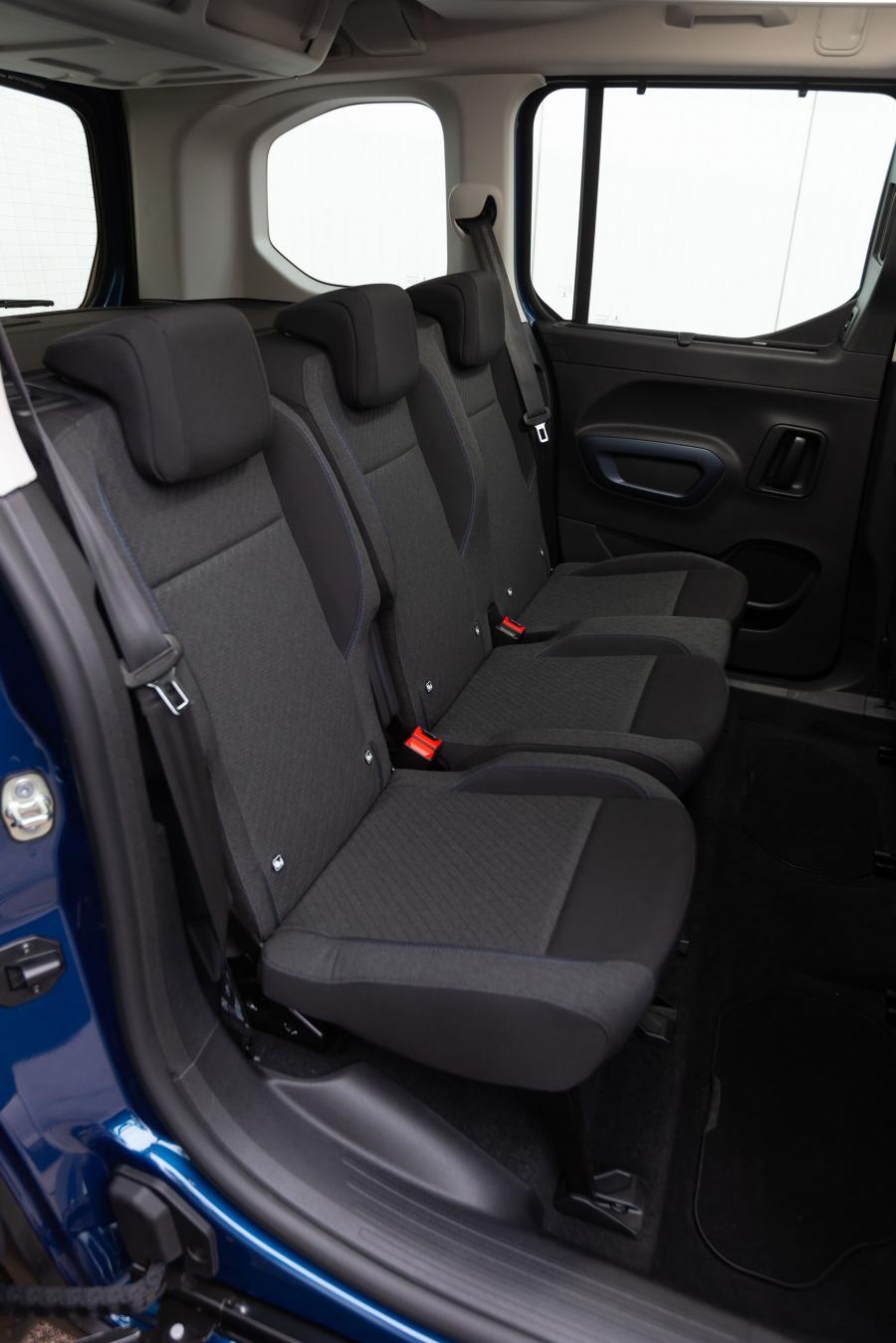 Интерьер Peugeot Rifter 2018 года  (WW) (фото 25 из 43)